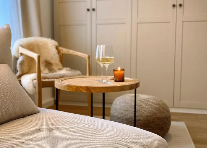 371Living, Altbau-Charme Am Kassberg, Perfekt Fuer Workation, Urlaub Oder Kurztrip, Entdecke Chemnitz, Moderne Kueche, Waschmaschine, Smart Tv, Schnelles Wlan, Bequemes Bett